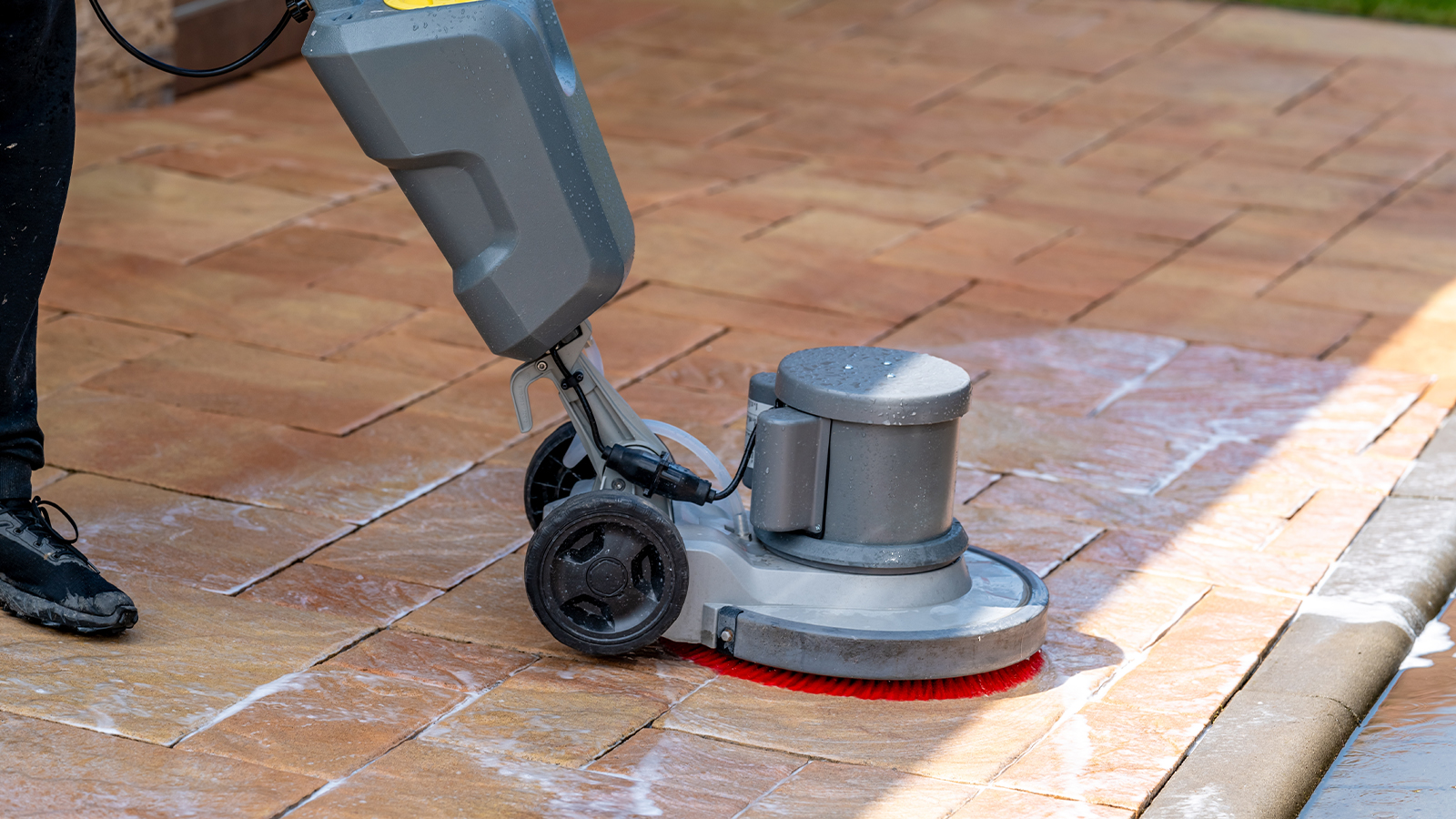 Professional Tile Cleaner Using Industrial Machine